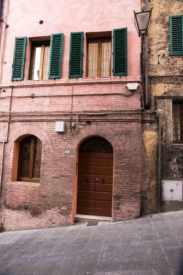 Cozy Apartment In The Heart Of Siena Exterior foto